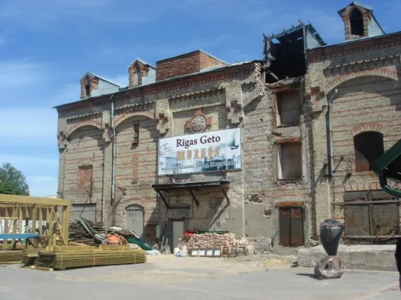 Innenhof von Rigas Ghetto.jpg
