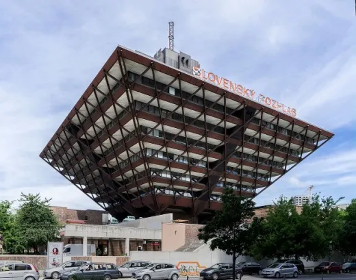 Slowakei, Upside_down_Pyramid,_Bratislava_02, Hörfunk, Thomas Ledl, CC BY-SA 4.0.jpg