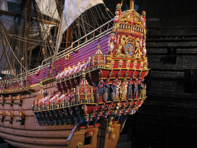 Schweden, Vasa, Model des Hecks in mutmaßlich ursprünglicher Farbgebung, Peter Isotalo, CC BY 3.0
