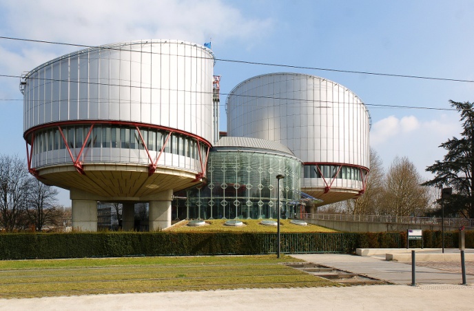 Eurpäischer Gerichtshof für Menschenrechte, CherryX, CC BY-SA 3.0.jpg